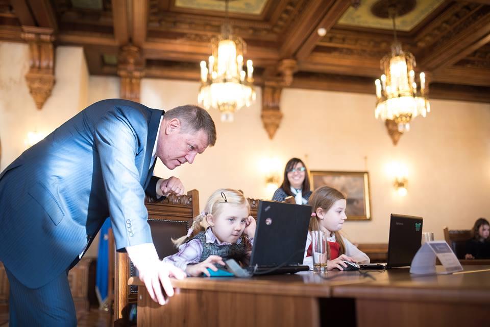 Reacția minunată a unui copil atunci când l-a văzut pe Klaus Iohannis 347145