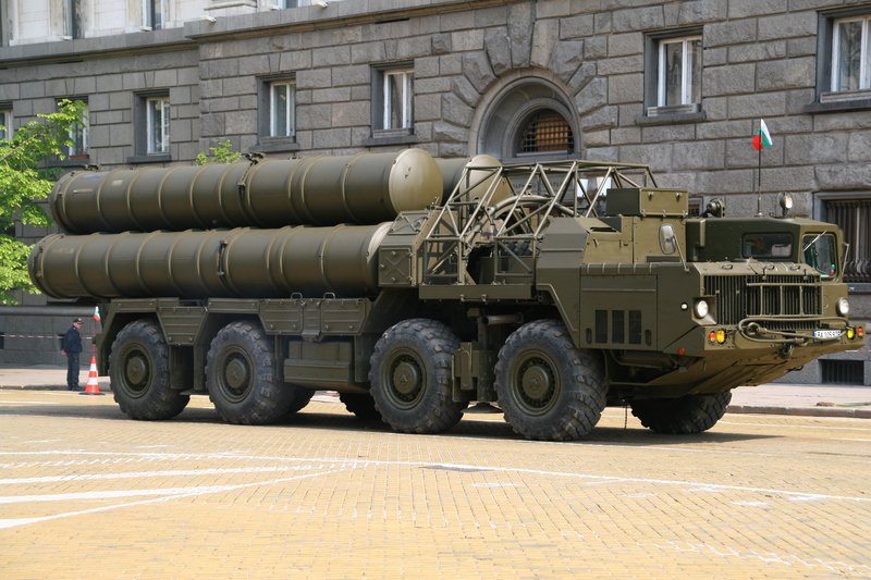 Rusia a început să livreze rachete S-300 Iranului