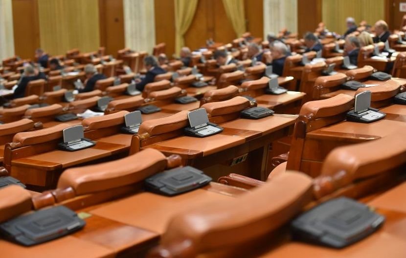 Buget mărit cu 2000% pentru reparaţiile Camerei Deputaţilor