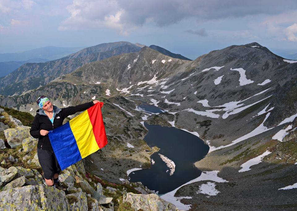 Secvențial: O româncă vrea să ducă drapelul României la Cercul Polar! S-o ajutăm să ajungă acolo