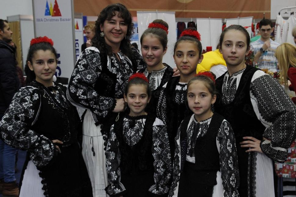 Copiii au fost inima Fundației Mereu Aproape la IWA Charity Christmas Bazaar 2015 347902