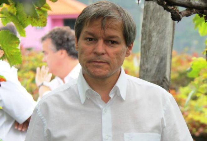 Glume proaste pe internet în numele premierului Dacian Cioloş