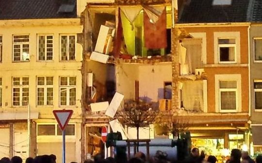Explozie puternică într-un oraş din Belgia. O clădire a fost distrusă şi cinci persoane au fost rănite