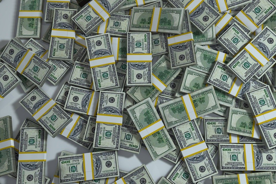 Un om al străzii a câştigat 500.000 de dolari la loterie