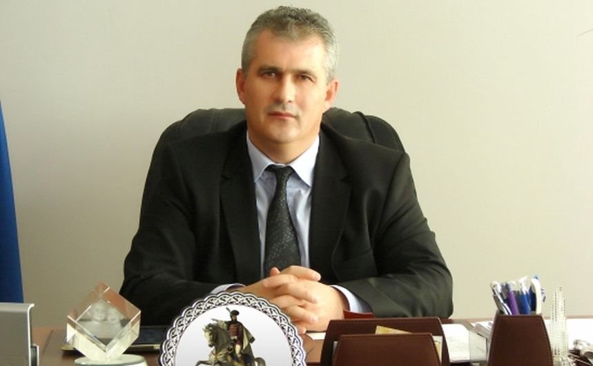 Primarul din Șelimbăr, arestat la domiciliu, și-a dat demisia