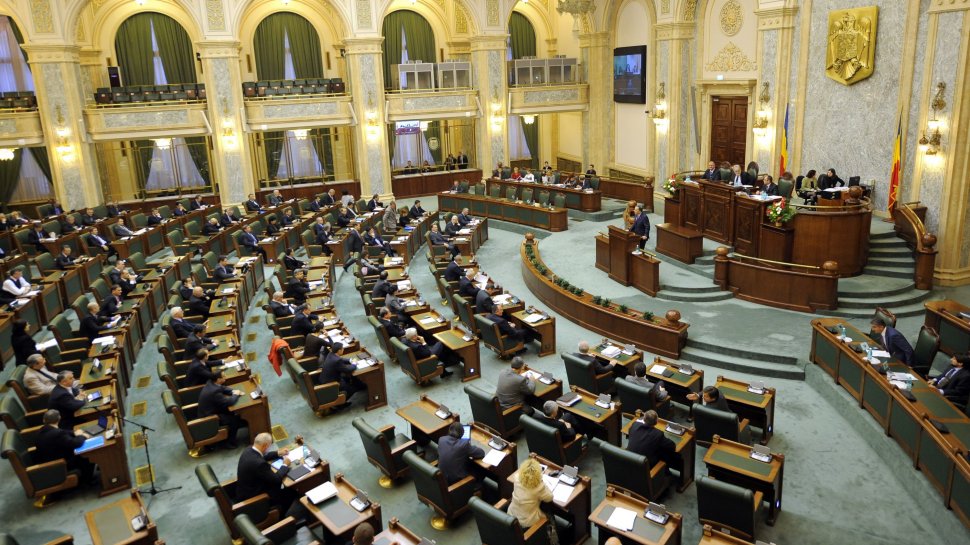 Senat: Pensiile speciale pentru aleşii locali - raport favorabil în Comisia juridică