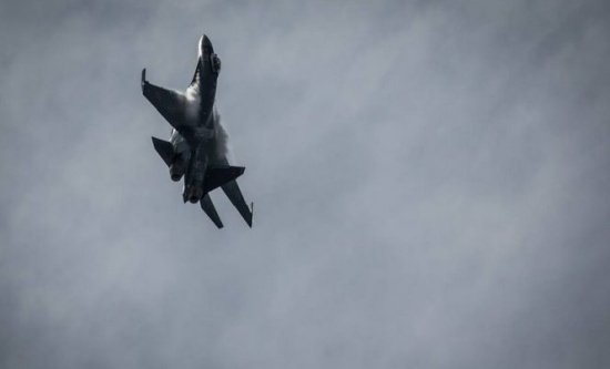 Zeci de civili au fost uciși în raiduri aeriene în Siria. Bombardamentele, atribuite aviației ruse