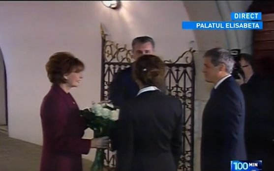 Dacian Cioloș și soția sa, invitați la dineul Casei Regale