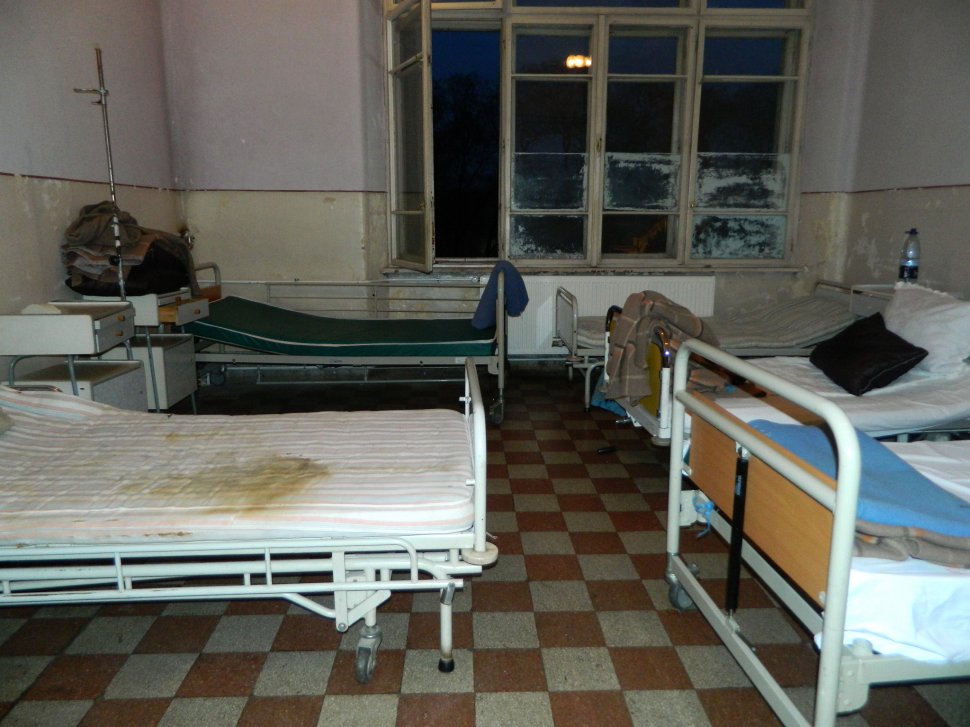 Igienizări de milioane de euro în sistemul spitalicesc care își omoară pacienții prin infestare