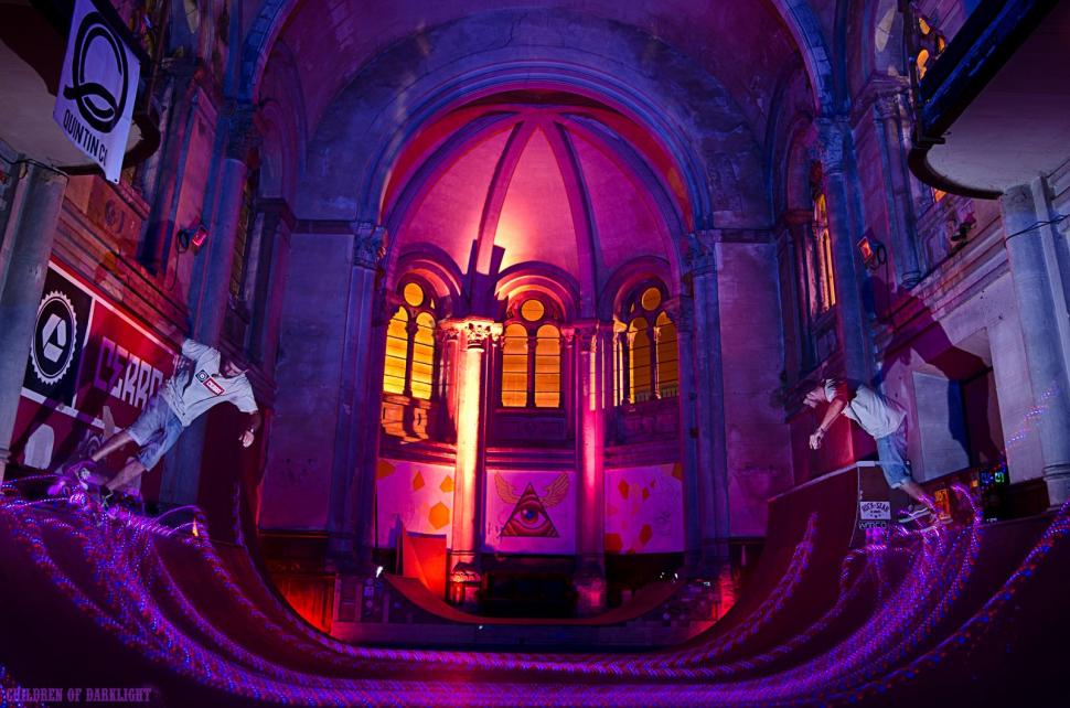 Au intrat într-o biserică veche de 100 de ani și i-au făcut ceva ieșit din comun. Lumea a fost uimită de rezultat 349792