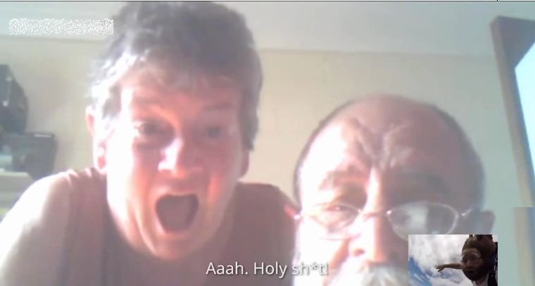 Și-a sunat părinții pe Skype înainte de a sări dintr-un avion. Reacția lor e fenomenală!