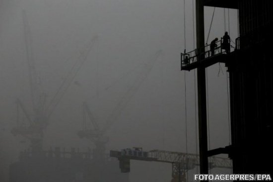 Aer toxic în Beijing. Autoritățile au decretat al doilea cod roșu de poluare a aerului 