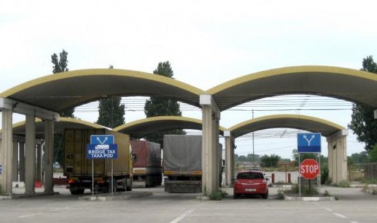 Vama Borș e blocată! Coloană de mașini pe trei kilometri, la intrarea în țară