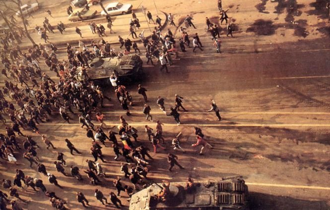 21 Decembrie 1989, ziua în care a început Revoluţia la Bucureşti