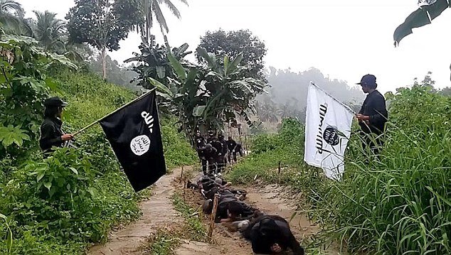 Statul Islamic se extinde tot mai mult. Jihadiștii au deschis mai multe tabere de antrenament în Filipine