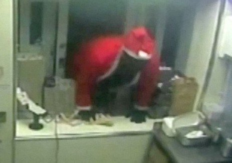 Jaf armat la KFC. Atacatorul s-a îmbrăcat în Moș Crăciun