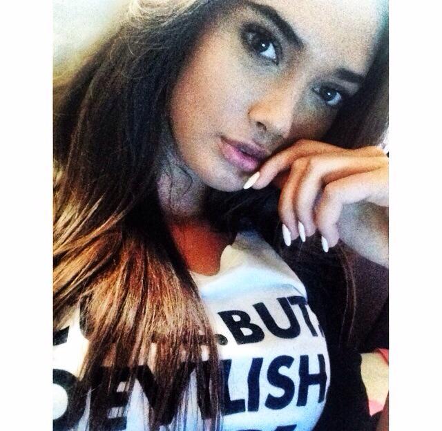 Top 5 cele mai frumoase iubite de fotbaliști români 351484