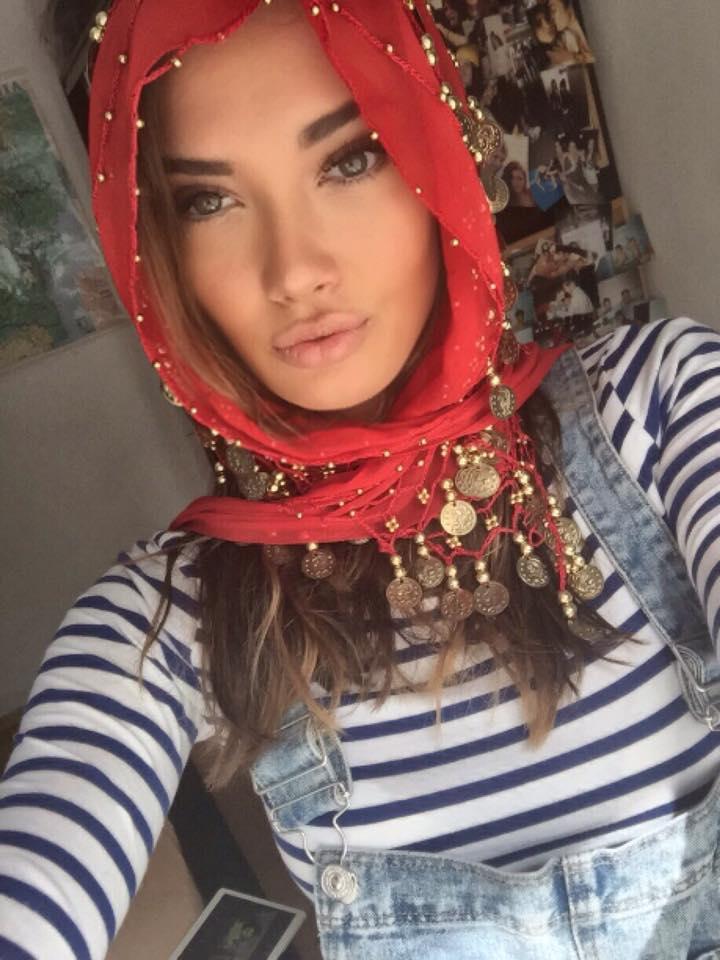 Top 5 cele mai frumoase iubite de fotbaliști români 351486