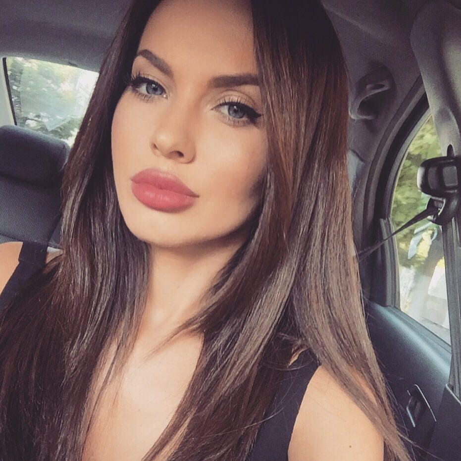 Top 5 cele mai frumoase iubite de fotbaliști români 351489