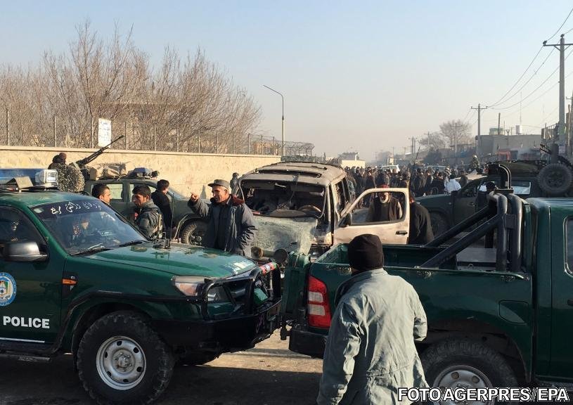 Atac sinucigaş în apropierea aeroportului din Kabul, soldat cu numeroase victime