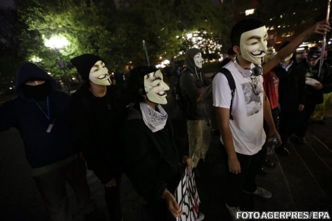 Hackerii Anonymous susţin că au reuşit să împiedice un atentat al Statului Islamic
