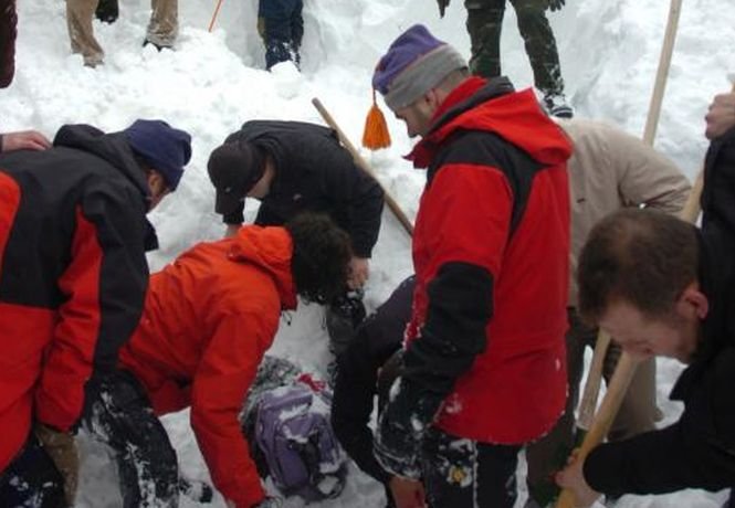 Intervenție de urgență a salvamontiștilor. 15 turiști rătăciți în Masivul Căliman