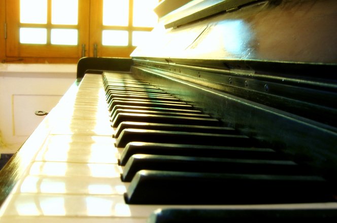 Pianist-fenomen la 93 de ani. A devenit faimos pe internet cu recitalurile sale. Două milioane de oameni l-au urmărit