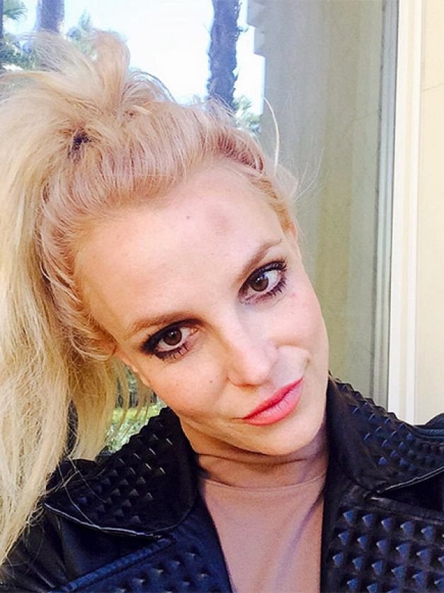 Britney Spears s-a lovit cu capul de un stâlp în noaptea de Revelion - FOTO