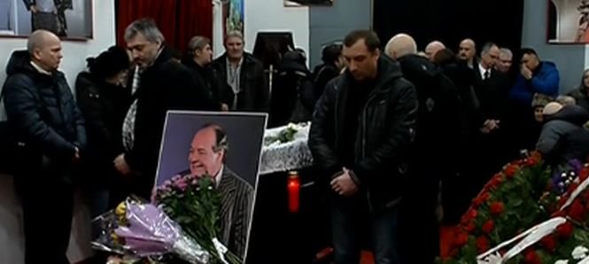 Imagini copleşitoare de la înmormântarea actorului George Alexandru. Cine a venit să îşi ia rămas bun