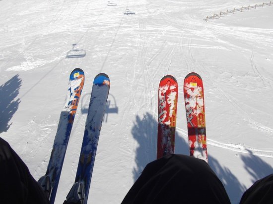 Două accidente grave la schi într-o singură zi
