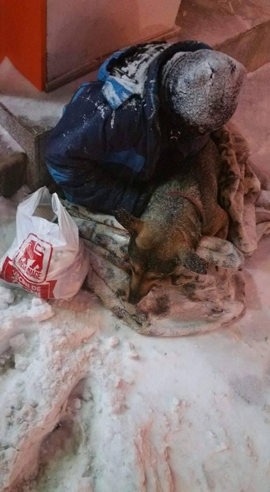 Gestul impresionant făcut de Alina Borcea pentru tânărul care cerșește în ger 353568