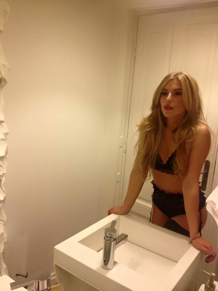 Corina Bud, fotografia sexy ce nu trebuia să ajungă pe internet 354938