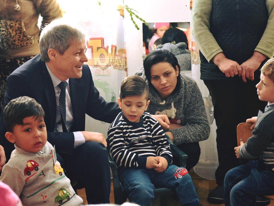 Dacian Cioloș, pe Facebook: Situația este foarte delicată în cazul familiei ‪‎Bodnariu‬