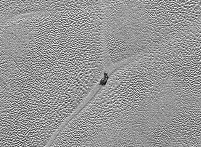 Obiect misterios pe suprafața planetei Pluto. Imaginile publicate de NASA