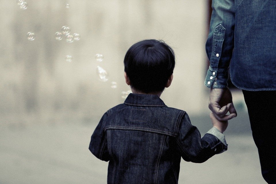 Sinteza zilei: Noi cazuri dramatice de copii luați abuziv de lângă părinți, în Norvegia