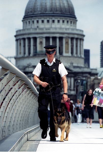 Numărul poliţiştilor înarmaţi din Londra va fi suplimentat