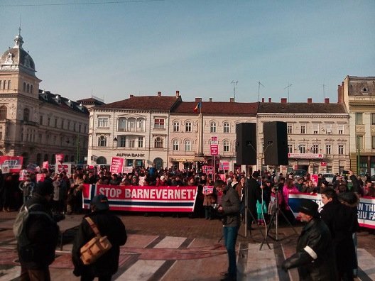 Protest puternic la Arad în favoarea familiei Bodnariu. Mii de oameni în stradă