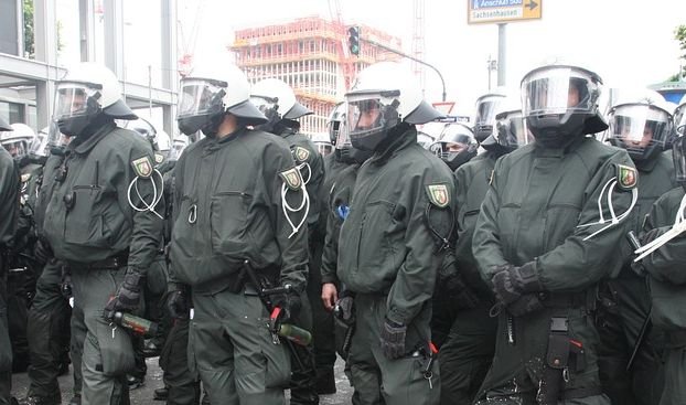 Raid de amploare în Dusseldorf. 40 de imigranţi au fost arestaţi