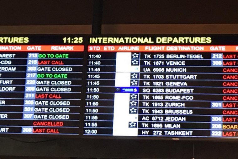 MAE: Atenţionare de călătorie - Sute de zboruri anulate din cauza vremii, la Istanbul