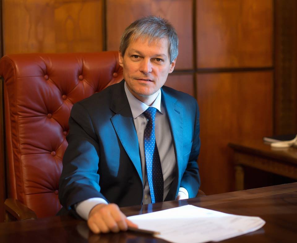 Dacian Cioloş, întâlnire oficială cu preşedintele Franţei. Ce subiecte vor fi abordate