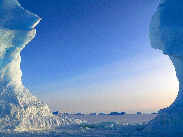 Descoperire uluitoare sub calota de gheață din Antarctica. Depășește ca dimensiune Marele Canion 