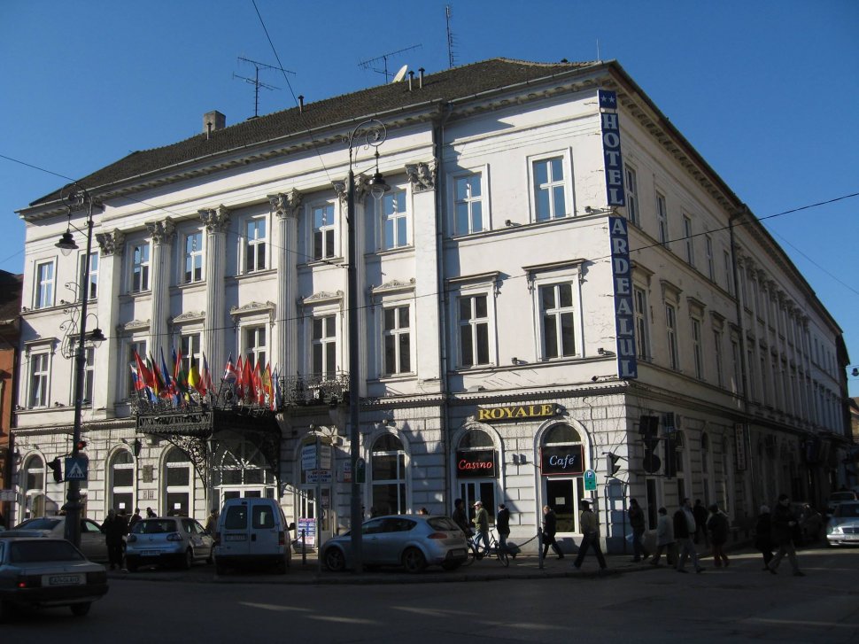 Se vinde Ardealul! Hotelul este un monument istoric ce i-a găzduit pe Coșbuc, Caragiale, Enescu sau Brahms
