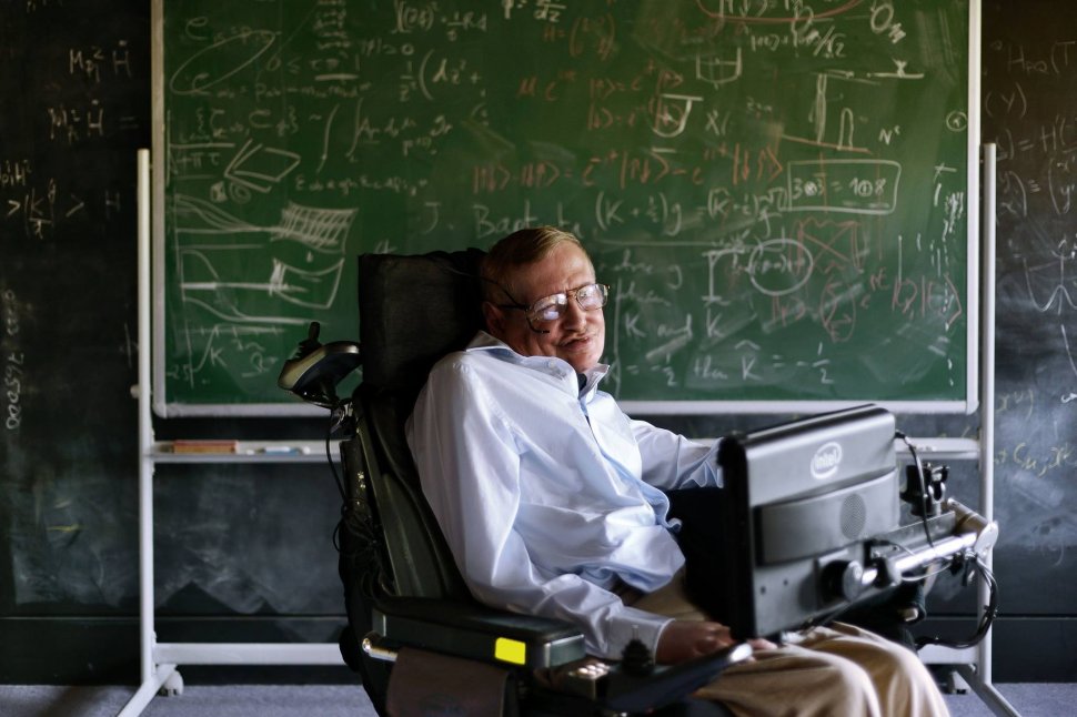 Stephen Hawking: Omenirea va supraviețui cu o singură condiție
