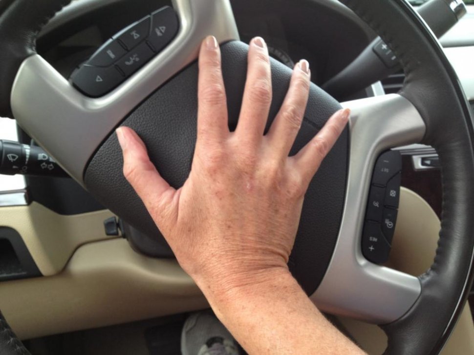 Șoferii care abuzează de claxon ar putea să rămână fără permis 