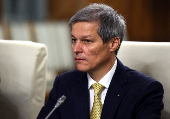 Premierul Dacian Cioloș, somat să-și angajeze răspunderea pentru alegeri. Surse PNL vorbesc de viitoare mișcări de stradă