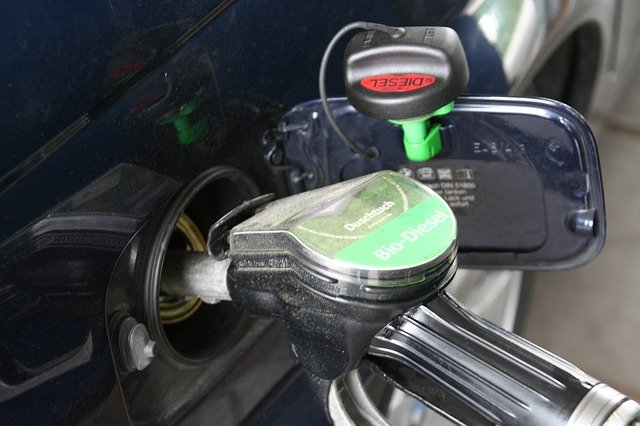Mit spulberat. Care e prețul fără taxe al carburanților în România în comparație cu al altor țări din Europa