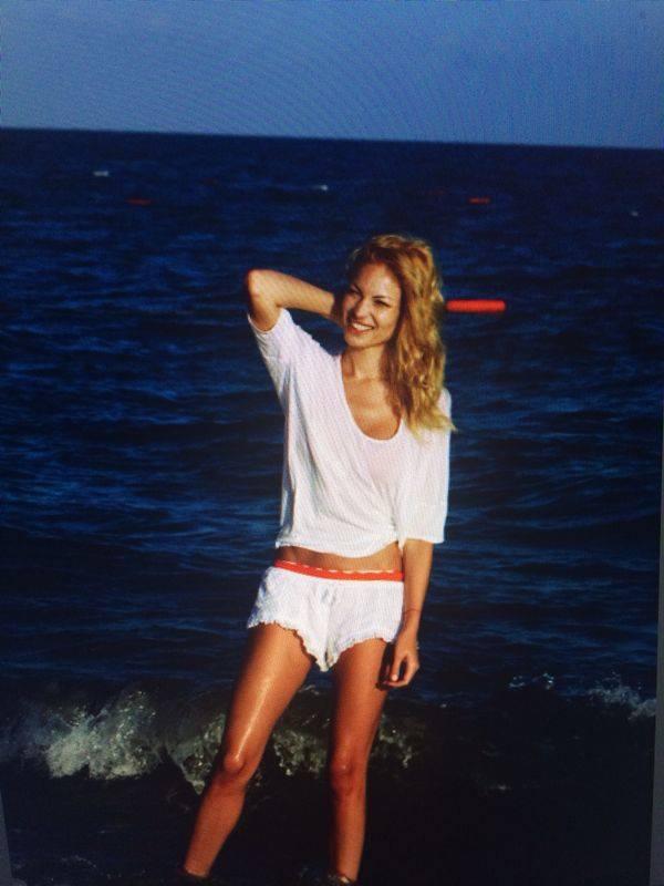 Fotografii explozive cu Valentina Pelinel. Cristi Borcea nu trebuie să le vadă 357428