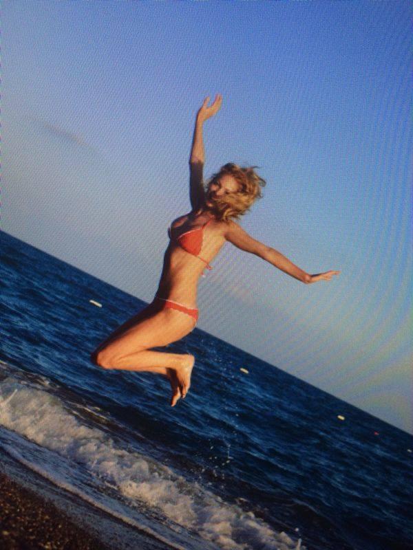 Fotografii explozive cu Valentina Pelinel. Cristi Borcea nu trebuie să le vadă 357434