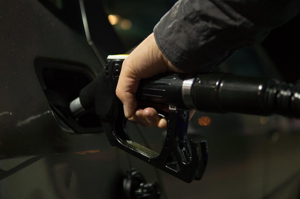 România, cele mai mari preţuri la carburanţi 