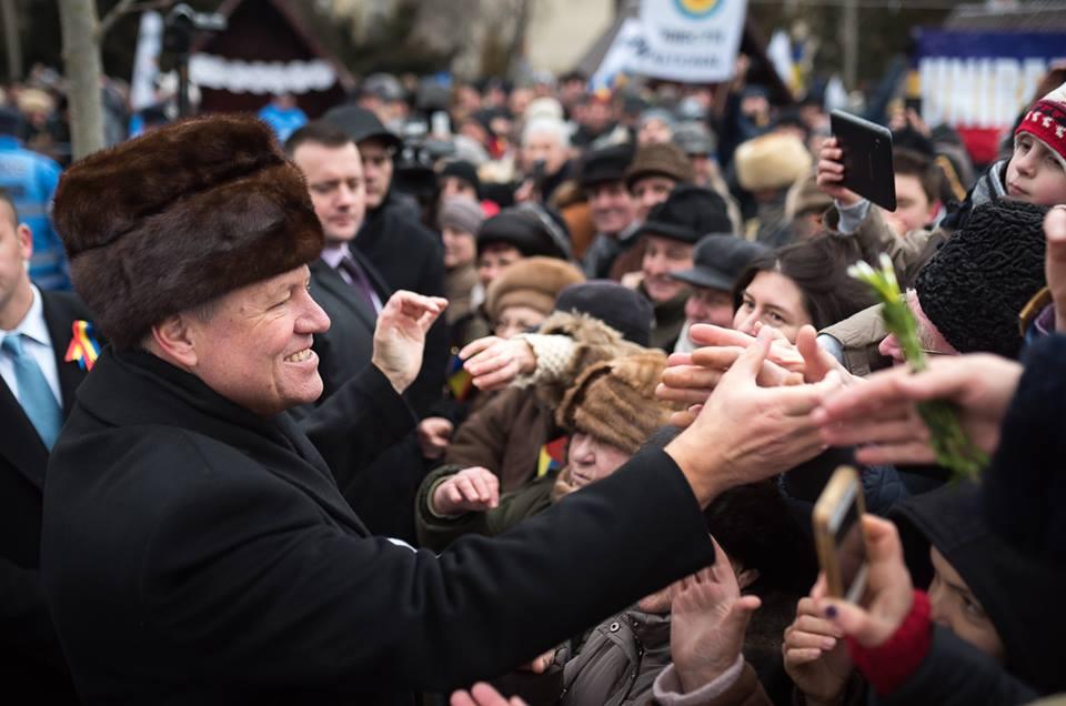 Cum a venit Klaus Iohannis îmbrăcat la Ziua Unirii mici de la Iași. Moldovenii au rămas mască 357602